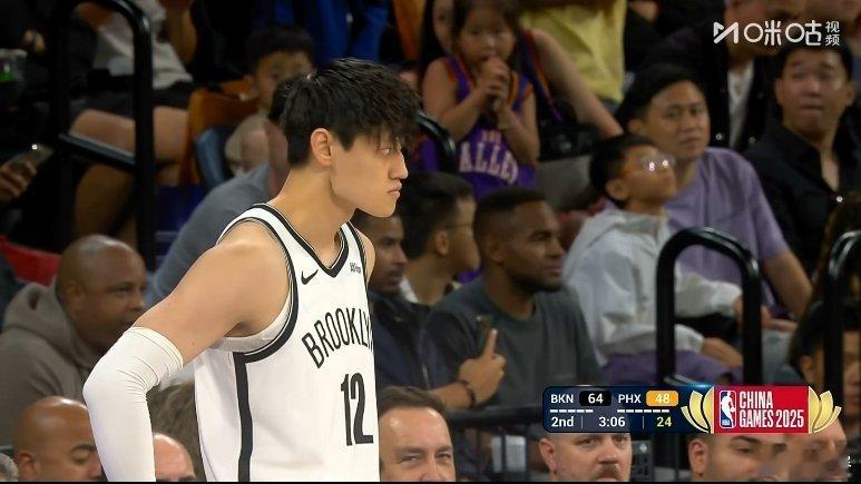 曾凡博的第一场NBA正式比赛 ​​​