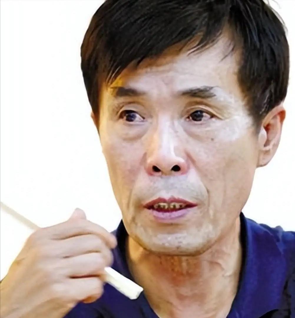 何庆魁说当年创作的《昨天、今天、明天》这个小品，只用了一晚上的时间。宋丹丹看完稿
