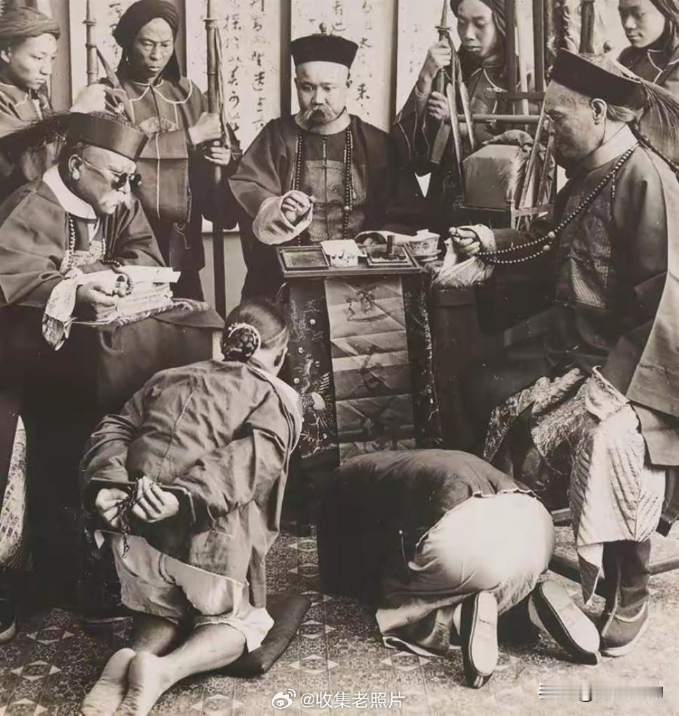 1903年，晚清福建道台衙门的判案现场。