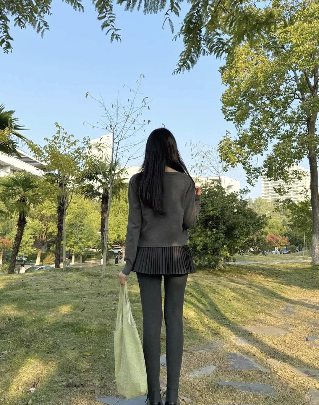 捕捉秋日里的温柔瞬间，阳光正好，风也温柔🍂