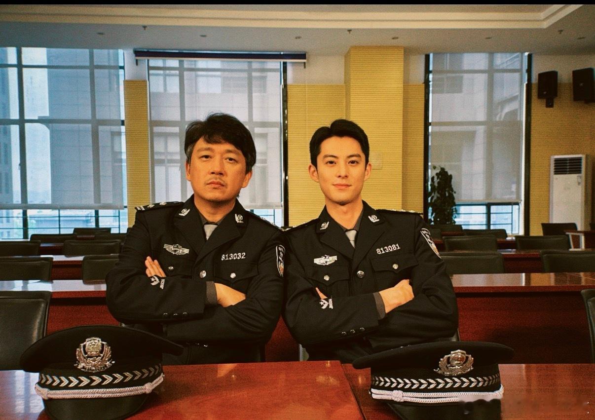 经常觉得自己还年轻还想这个、那个的看看当年的帅哥潘粤明都这样了岁月不饶人啊 