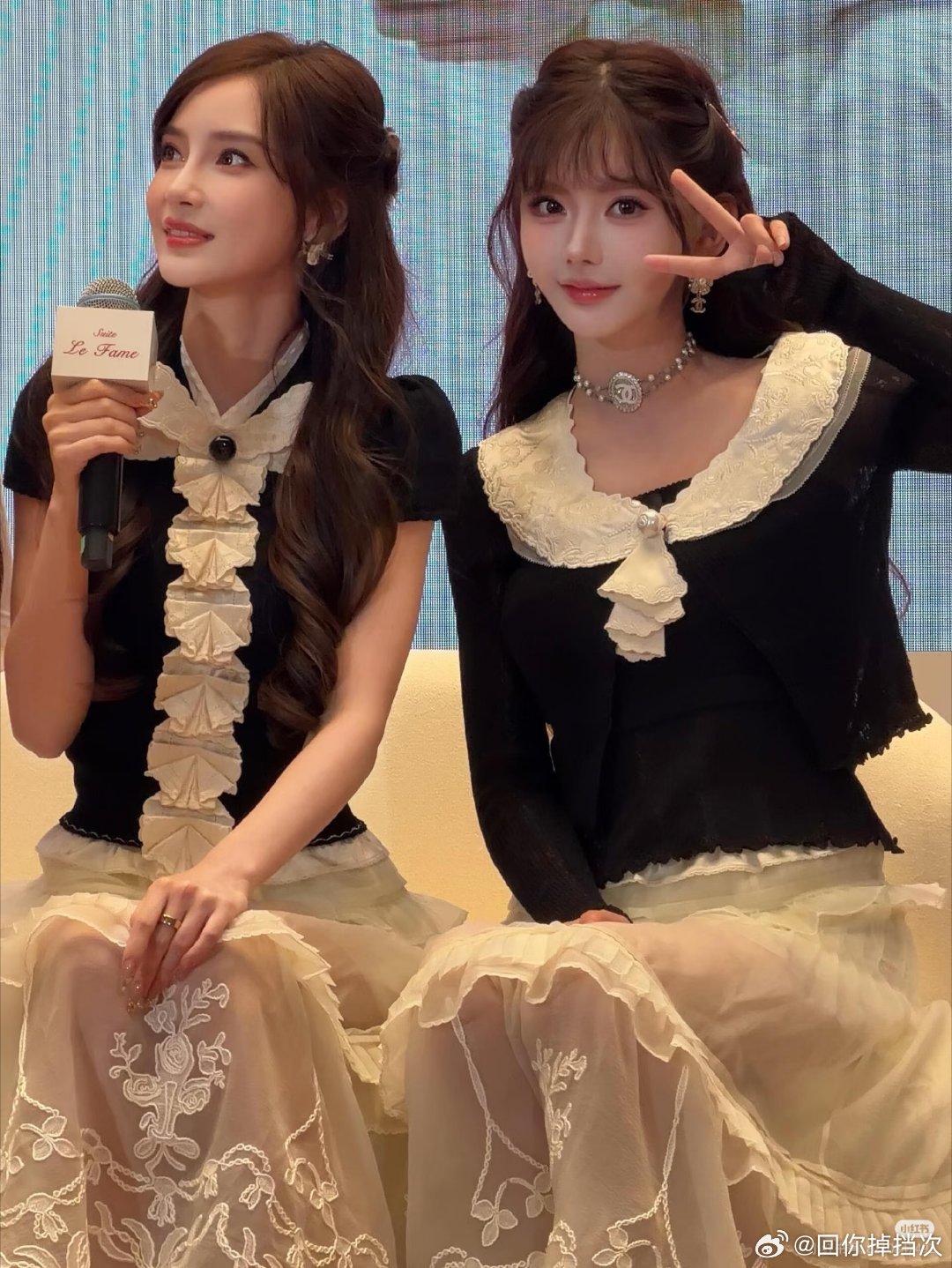 Angelababy夸韩安冉女儿俩美女都挺优秀的，这俩衣服是姐妹装吗？还是？她女