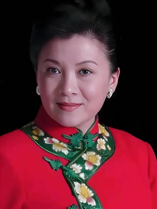 这女星到底是谁呢？我觉得她是杜宁林，就是在《辘轳女人和井》中饰演″狗剩媳妇”的那