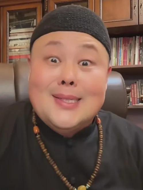 相声专家罗真高度“评价”曹云金，何云伟！罗真直播时表示：一个人的安身立命之本，就