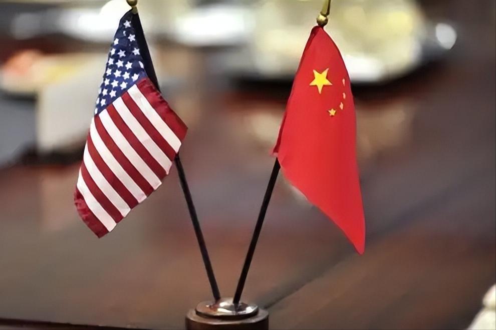 日本重磅报告揭了美国老底！美国封锁四年白忙活了，中国五大赛道登顶，美方仅剩芯片一
