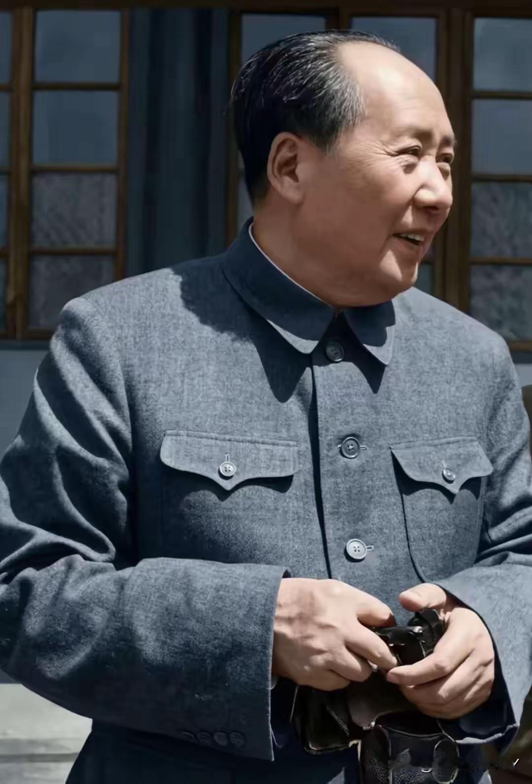 颠覆认知！毛主席时代就造出光刻机、无人机，曾领跑世界
 
谁能想到？如今被“卡脖