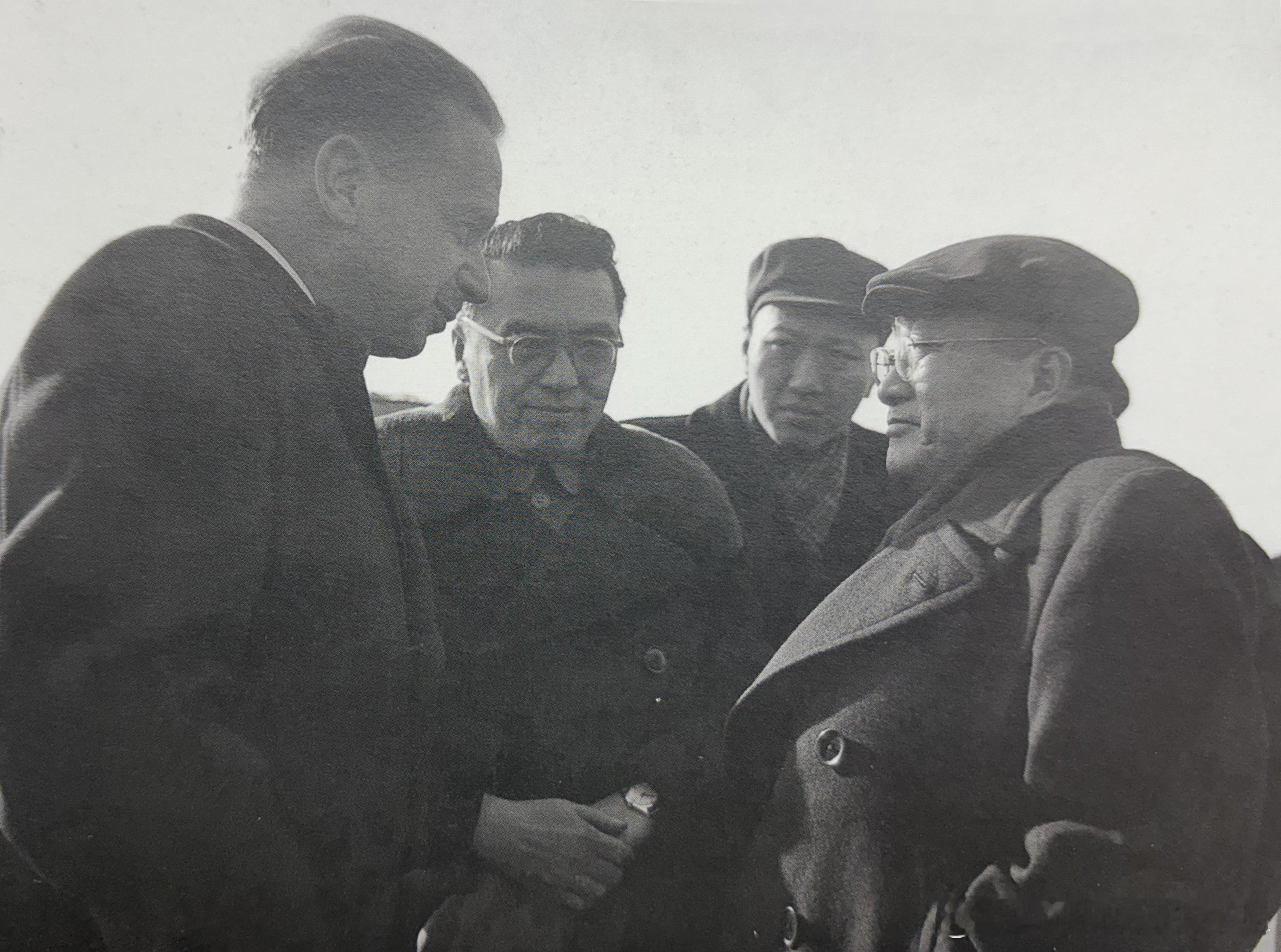 1955年1月5日联合国秘书长Dag Hammarskjöld哈马舍尔德（左一，