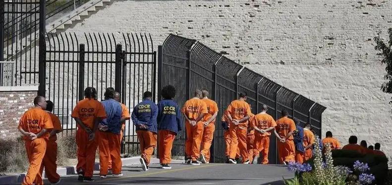 中美罕见换囚！3名中国人获释回国：他们遭到美国罗织什么罪名？一则由美国媒体报道的