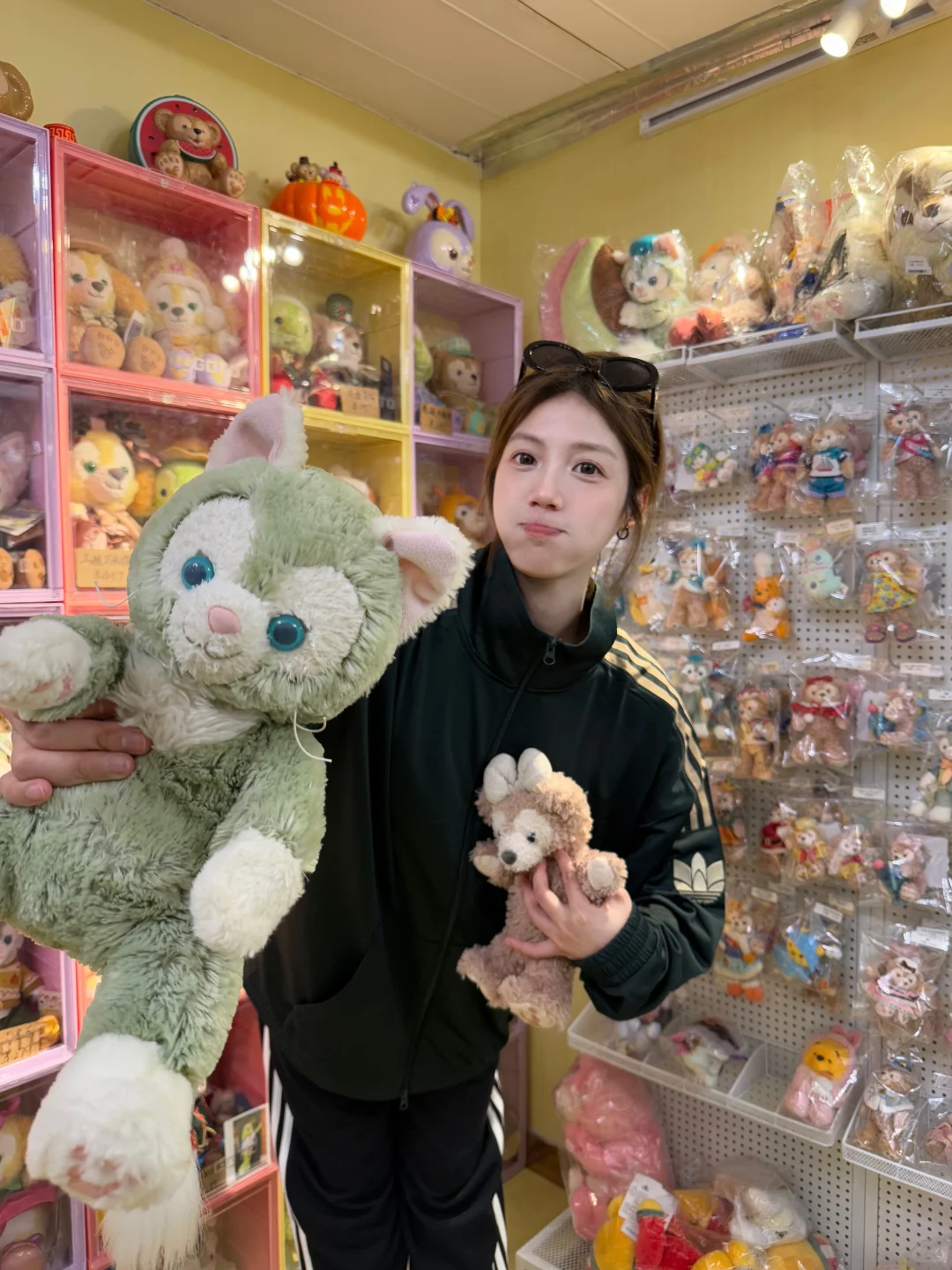 点头yes摇头no，看见帅哥say哈喽