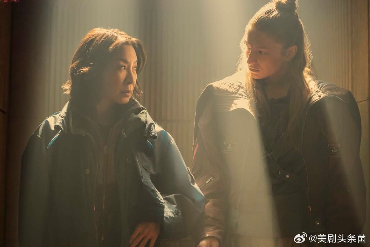 亚马逊新剧《银翼杀手2099》两位女主——Hunter Schafer和杨紫琼 