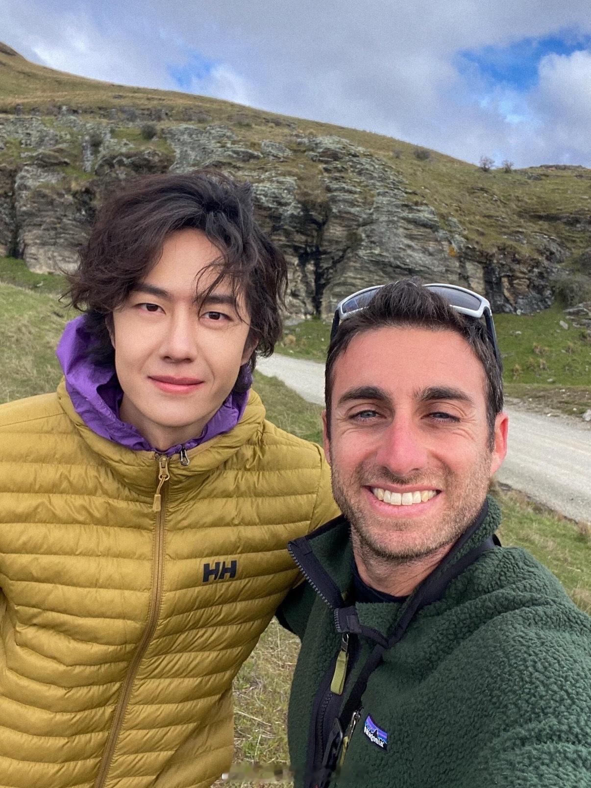 好帅的一张脸摄影师晒与王一博自拍王一博新自拍合照