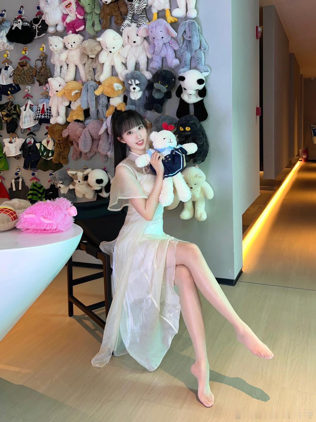 长裙丝袜淑女穿搭。分享甜美小姐姐随手拍 你们觉得女生的脚臭吗 vlog打卡每日穿