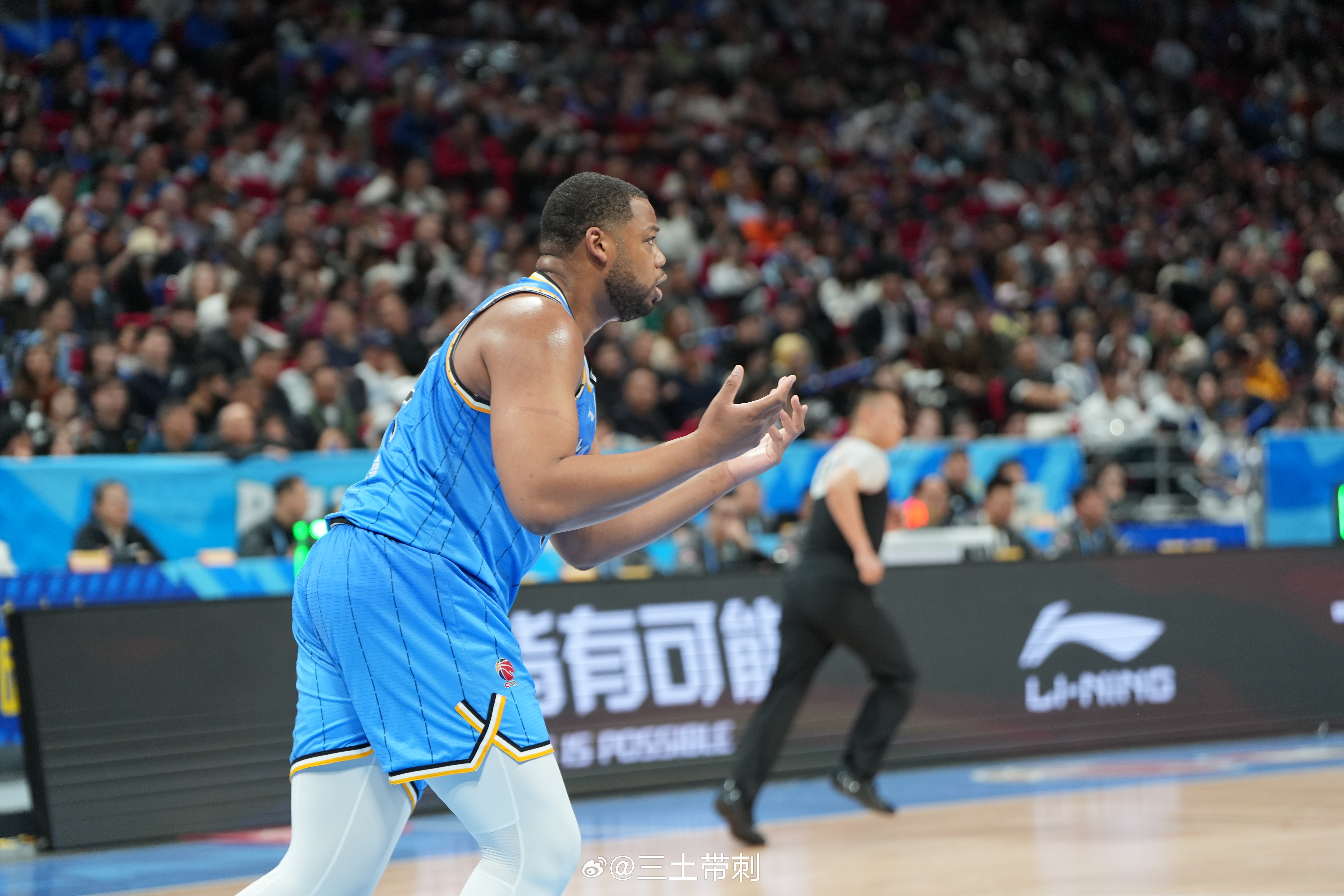 北京男篮vs南京男篮 在一定时间，确实他也没拿到球！不过0分的熊二，6中0，你吼