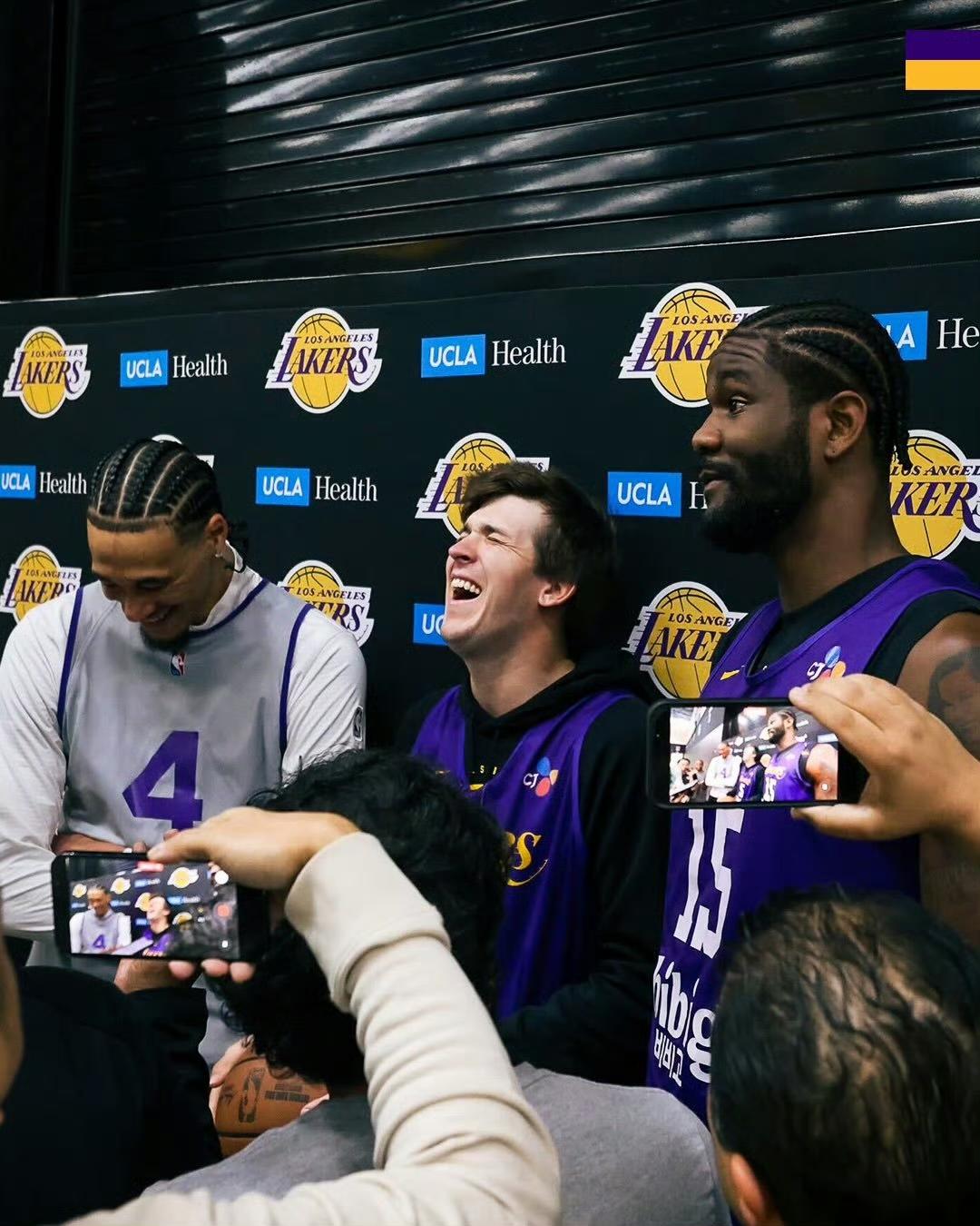 湖人全员去留猜想，谁该放谁该留？

必留:东契奇，里夫斯
东契奇里夫斯未来核心后