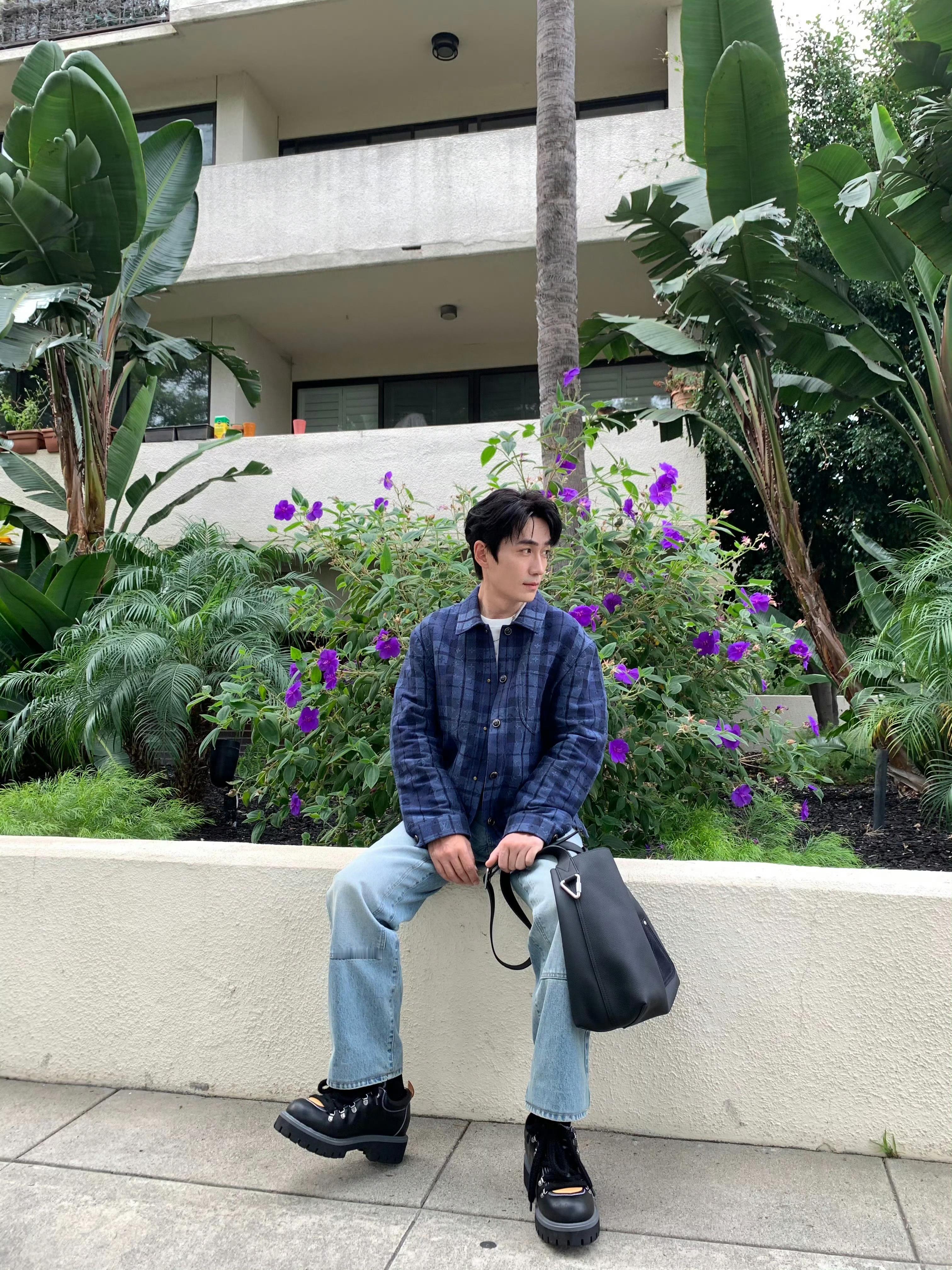 朱一龙✖️LV  洛杉矶街头随拍大片 📷朱一龙将亮相VogueWorld好莱坞