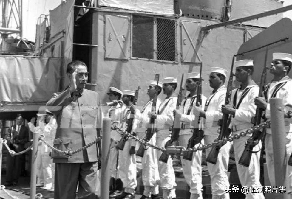 【周总理历史上的今天——6月25日】
1965年6月25日，​周恩来总理在里法特