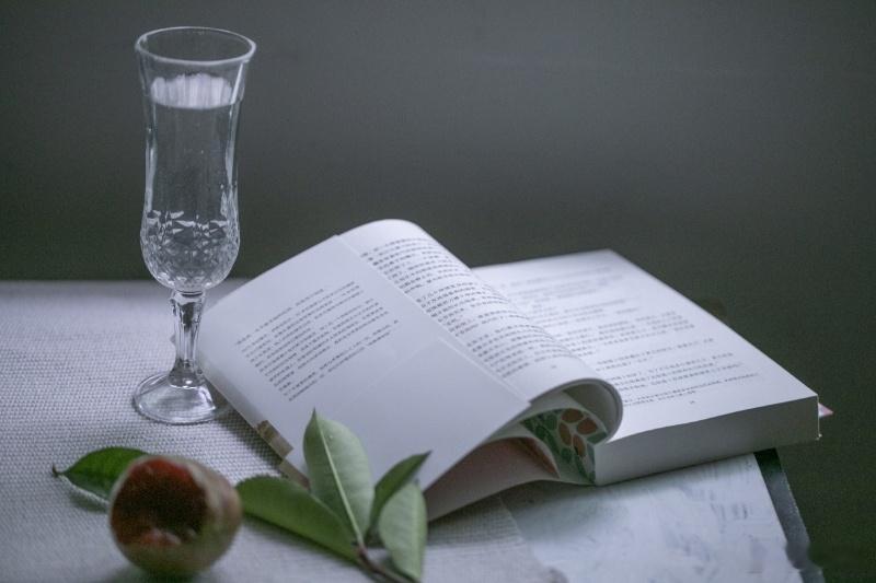 最近重读《边城》，沈从文笔下那座湘西小城——茶峒，又鲜活地浮现在眼前。书里描绘的