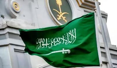 沙特谴责伊朗，直接表示如果伊朗继续打击沙特的话那么沙特要重新考虑跟伊朗的关系。