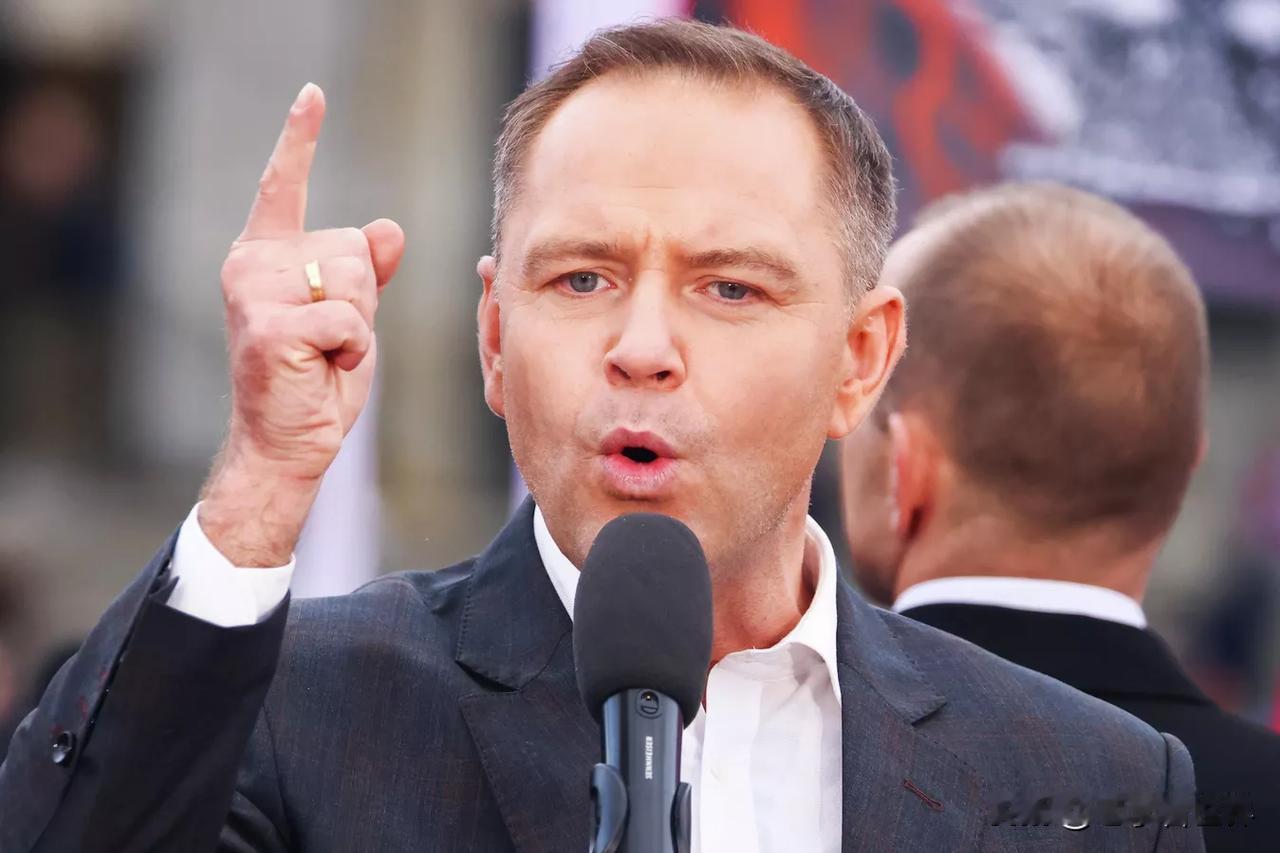 【波兰总统奇思妙想：德国可以用武器装备支付二战赔款】
华沙时间2026年2月26