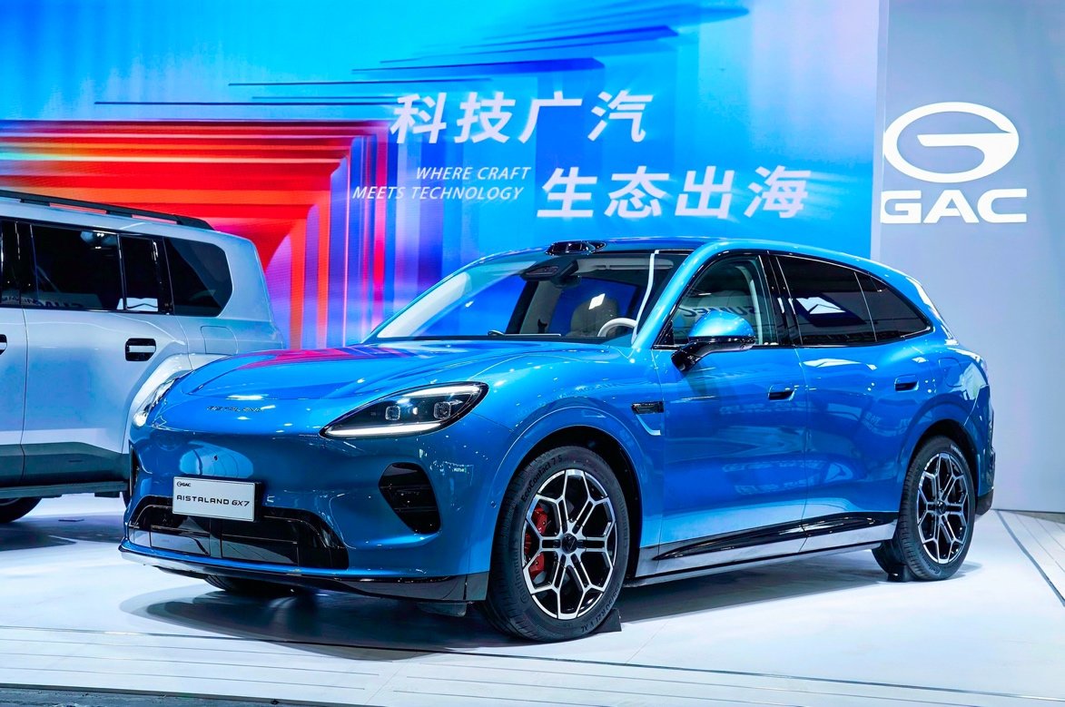 启境双车亮相广交会，向世界展示中国下一代智能汽车
