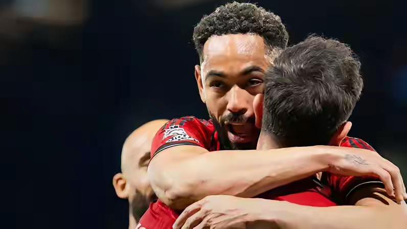 【英超33轮，曼联1-0赢了切尔西，稳住欧冠区位置】4月19日凌晨，曼联客场 1