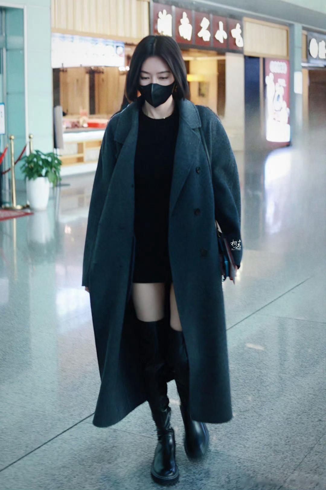 #秦岚姐感穿搭#这一次我也是感觉到了属于姐姐的魅力，而且非常的优秀，同时这一个大