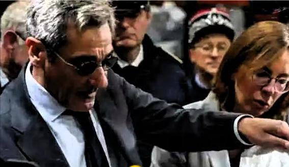 你敢扣，我早有后手！
11月初，法国财政部一声令下，戴高乐机场临时调集数百名海关