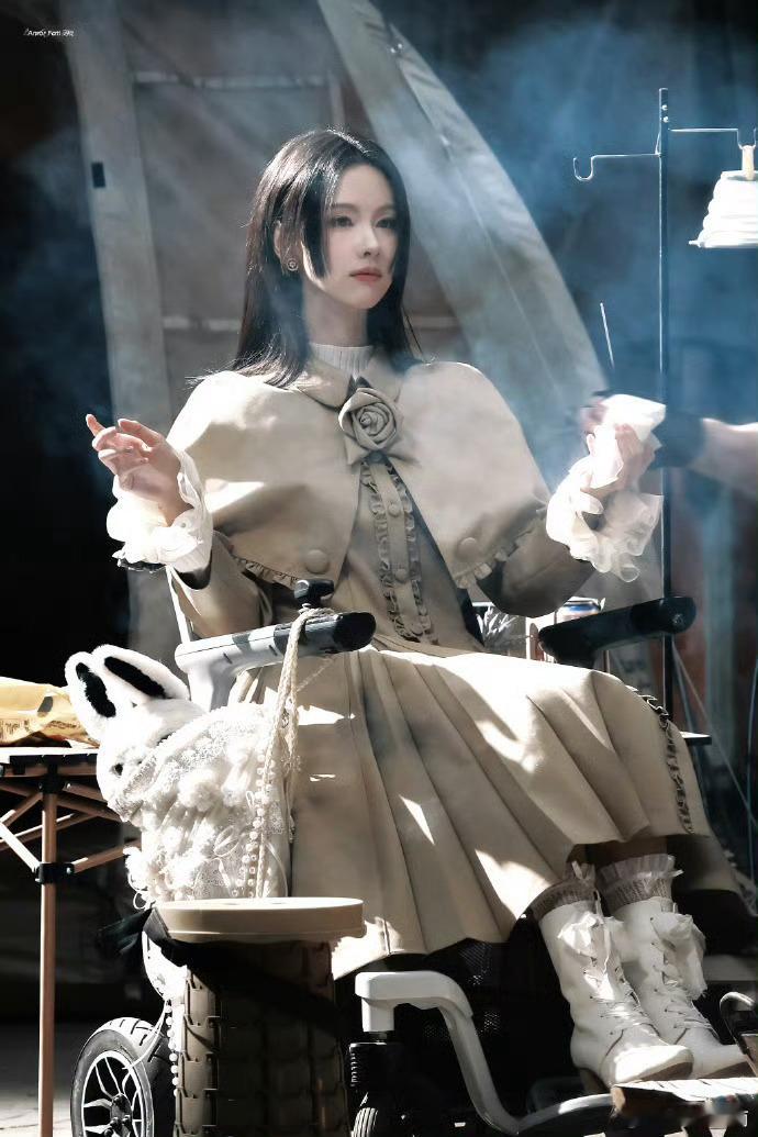 陈都灵《今天也没变成玩偶呢》路透，白幼薇大小姐过分美丽了 ，大小姐驾到通通闪开