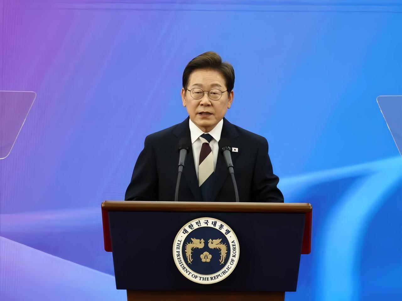 李在明斩草除根，这才是真正的狠人！当地时间11月7日，韩军实际最高指挥官陈永胜，