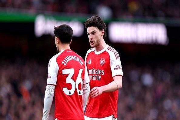 连拿三年亚军的球队，现在握着高达93%的夺冠概率。
 
萨卡在客场一剑封喉时，卫