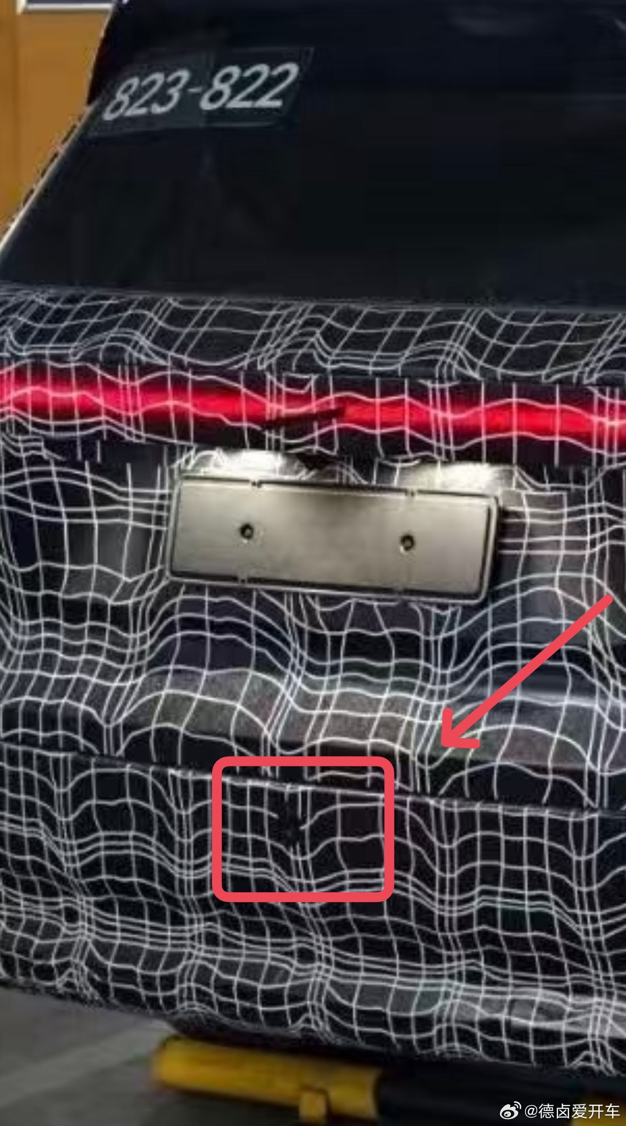 从尾部分辨理想L9 Livis和标准版L9的方法就是看这个地方有没有全固态激光雷