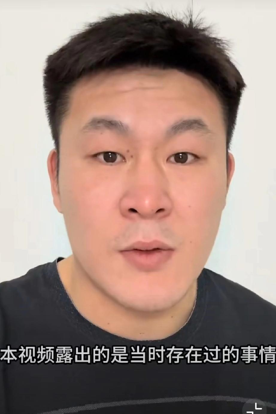 1月23日，拳击冠军牟海鹏曝光一段录音称，李姓教练曾操控比赛，让他输掉比赛事后给