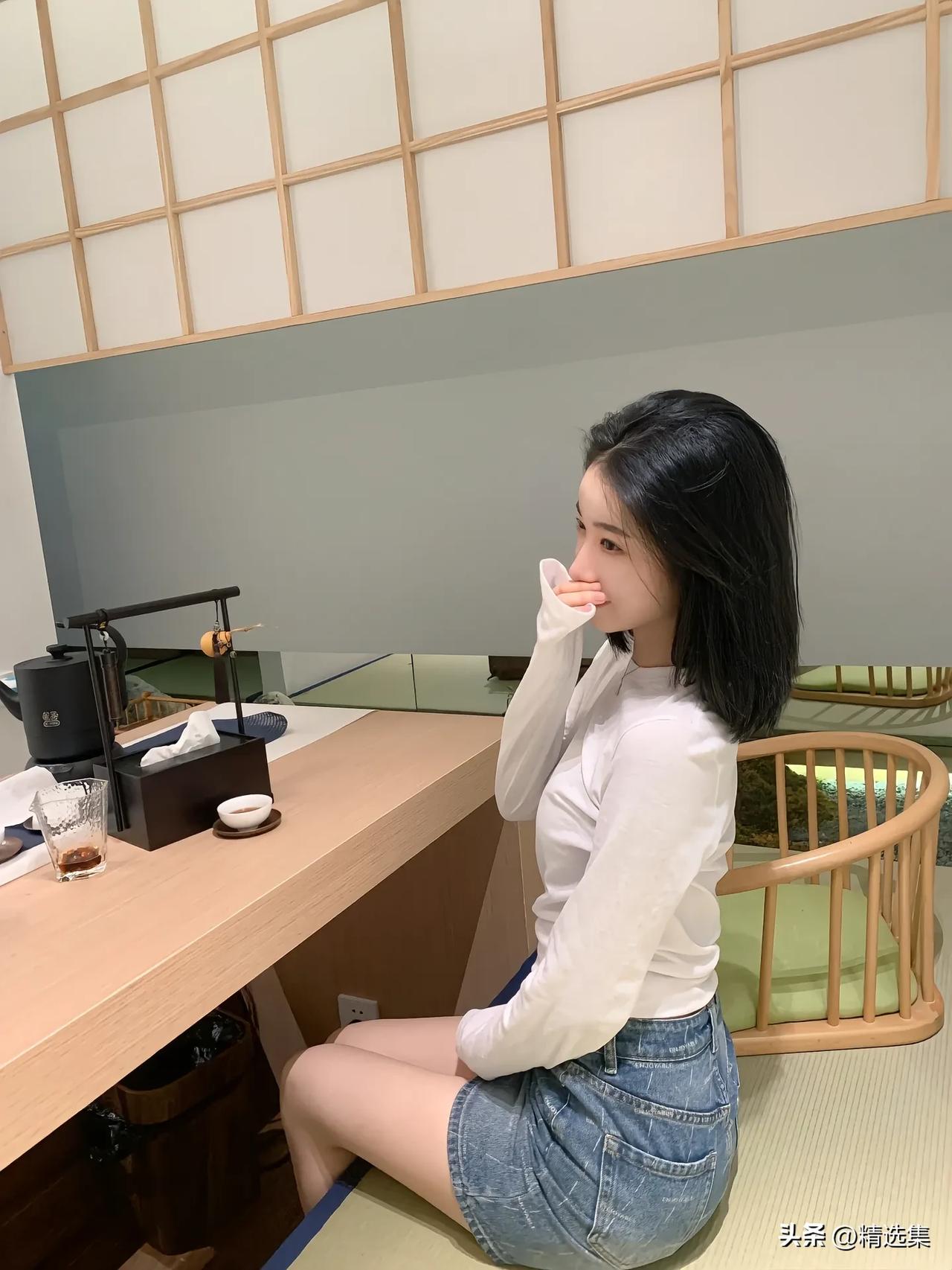 静坐茶香里，思绪绕指柔。