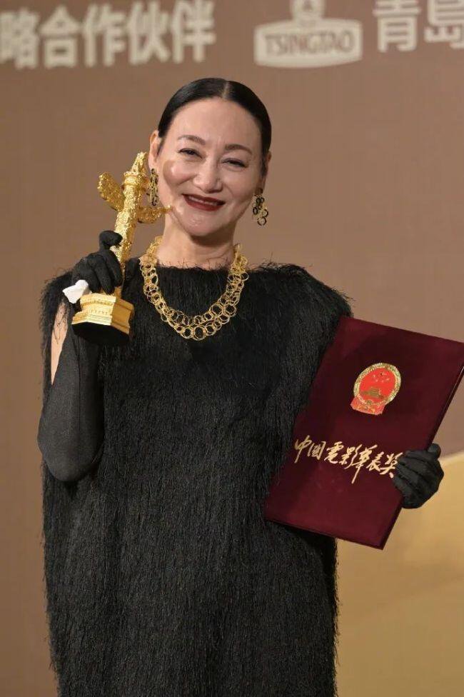 惠英红 我的人生已经很争气了惠英红说人生已够争气，却仍想再拼，既对自己尽责，还盼
