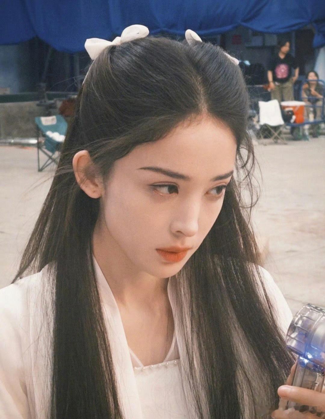 你好星期六下期玉茗茶骨剧组玉茗茶骨 笑点与甜度双丰收！娜扎侯明昊解锁盲盒新体验，