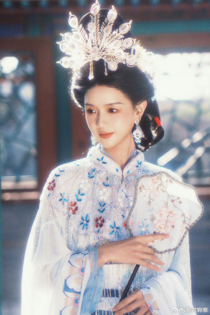 喻钟黎逐玉千字收官文 喻钟黎对《逐玉》的告别充满仪式感！千字长文配专属视频，把对