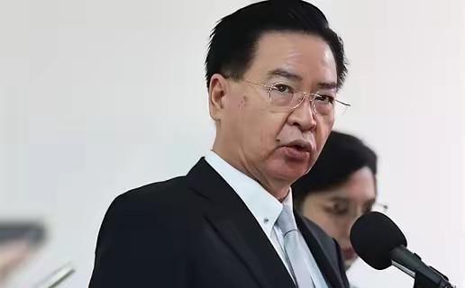 吴钊燮叫嚣：“台湾正建构无人机防止战争”

别人忙着买菜做饭过日子，吴钊燮忙着上