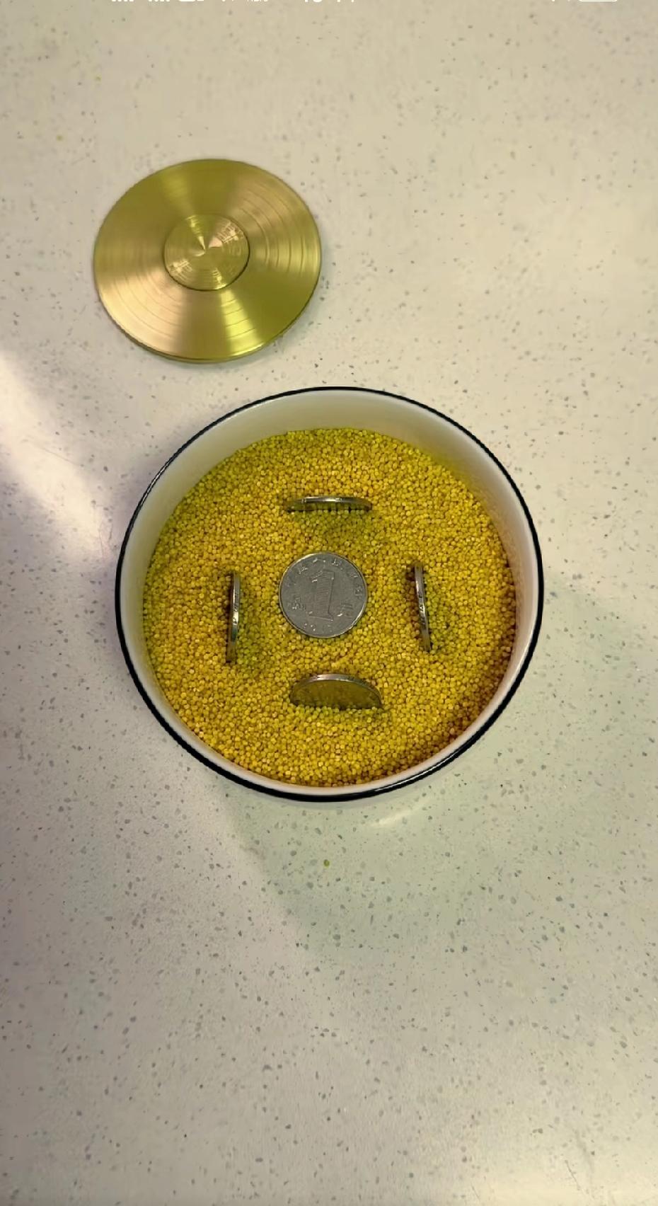 手头紧、存不住钱？
老一辈有个小讲究，5个硬币一个碗就能做✨
 
有些老规矩，照