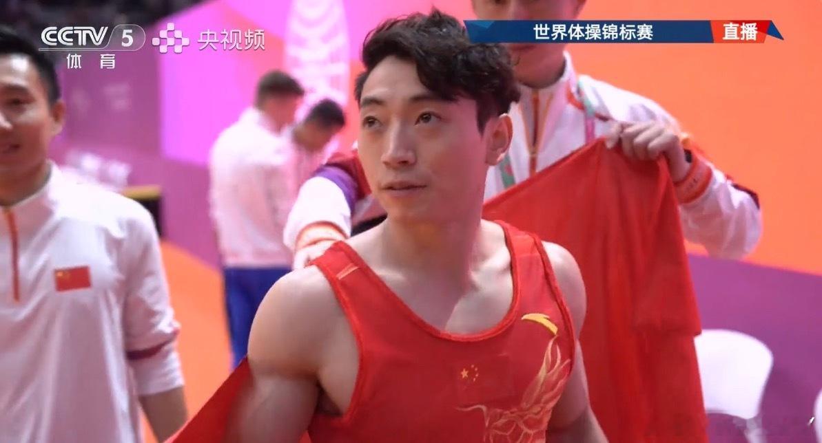 邹敬园世锦赛双杠项目第四金🥇🥇🥇🥇奥运会也两连冠了🥇🥇洛杉矶要是一键