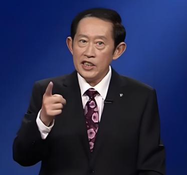人这一辈子，
最容易犯两个毛病。

一是贪心

二是灰心。


贪心，是什么都想