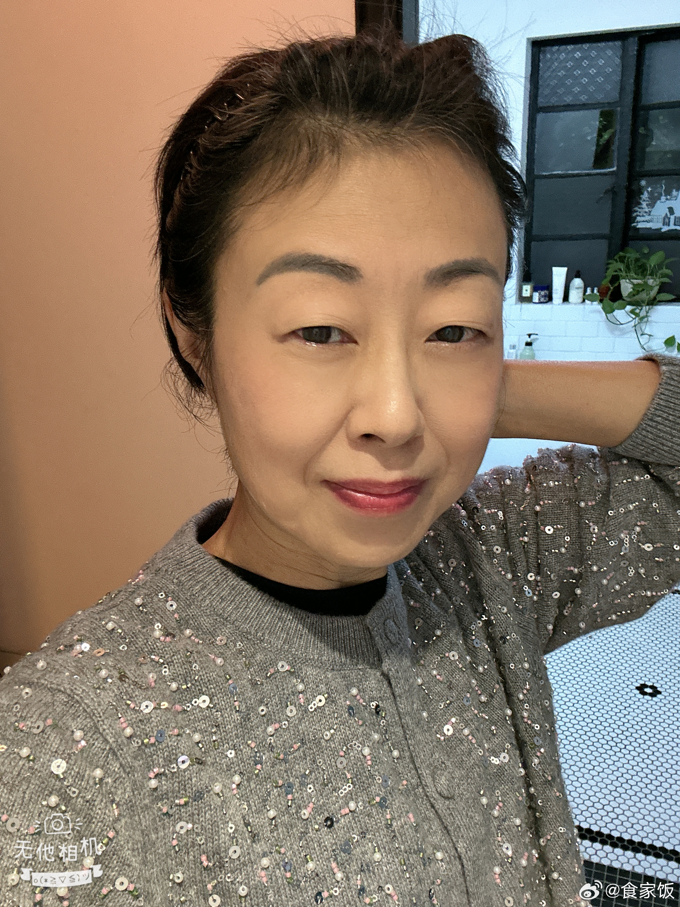 好友局的dress code 是人间富贵嫂。 ​​​