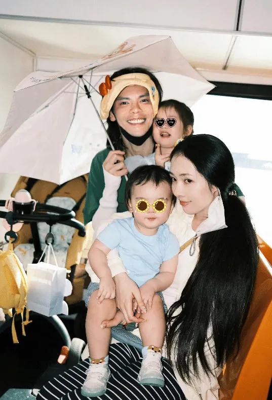 郭碧婷这一对儿女的颜值太高了！完美的遗传到了妈妈的高颜值基因！