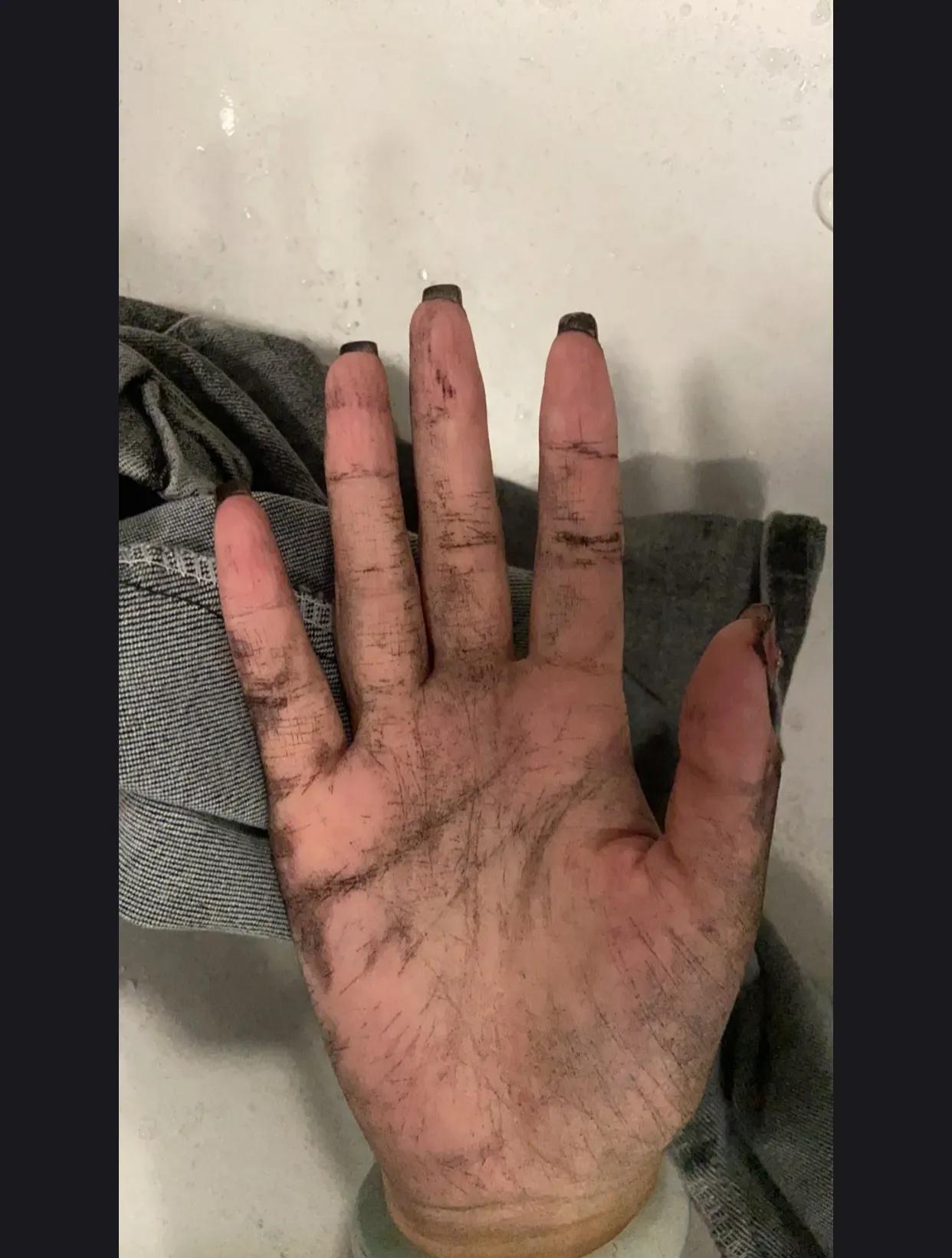 我看谁还敢买黑水路便宜牛仔裤！！！！
带回家后，本想以清水洗净风尘，不料一掏裤兜