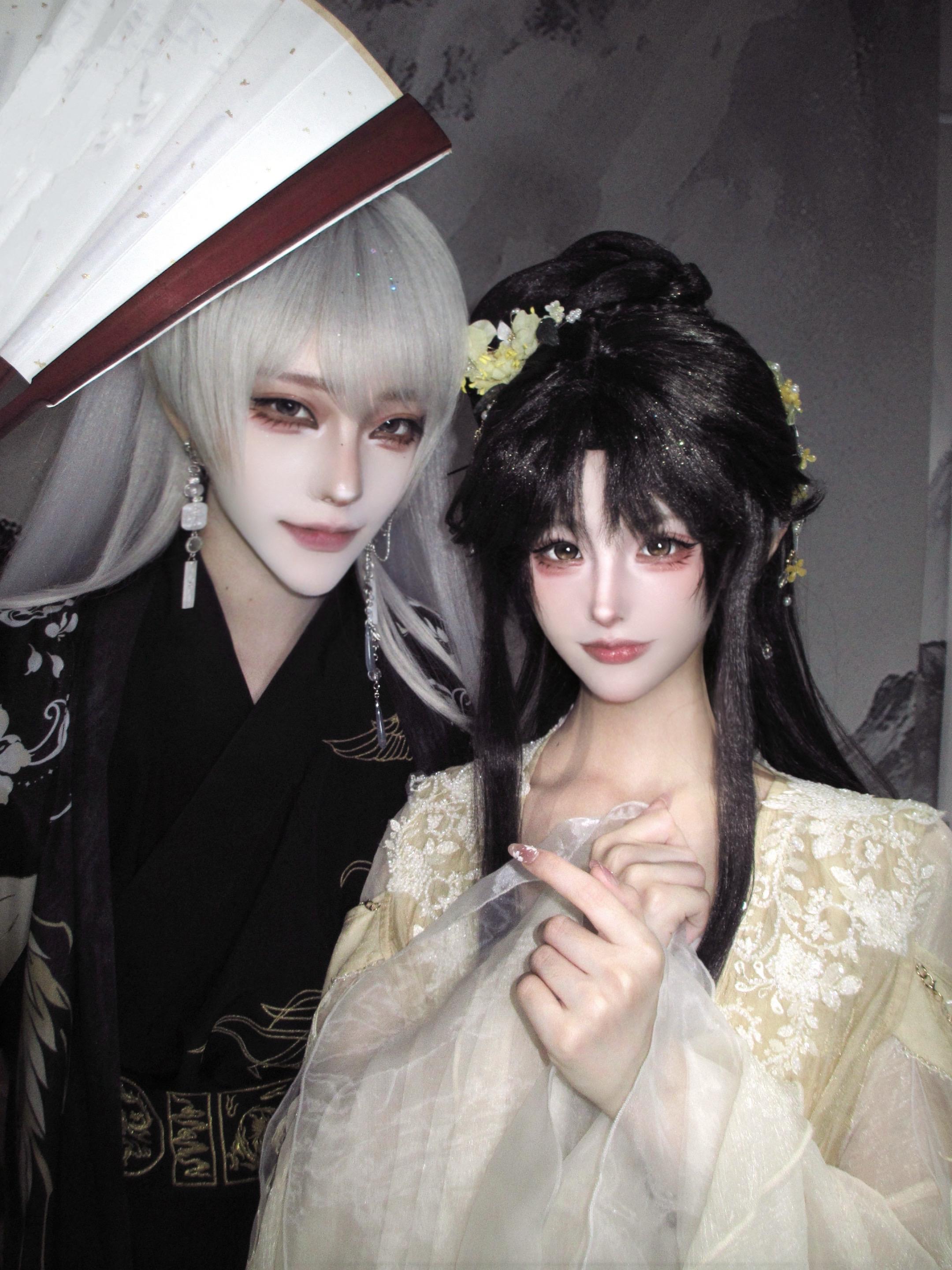 世人说什么正邪两派 你的手我也不会放开。