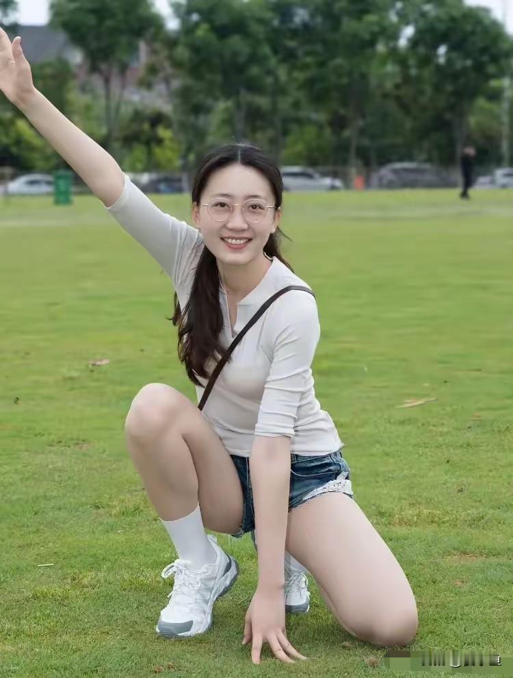 我超认同“植根于内心的修养，无需提醒的自觉，以约束为前提的自由，为他人着想的善良