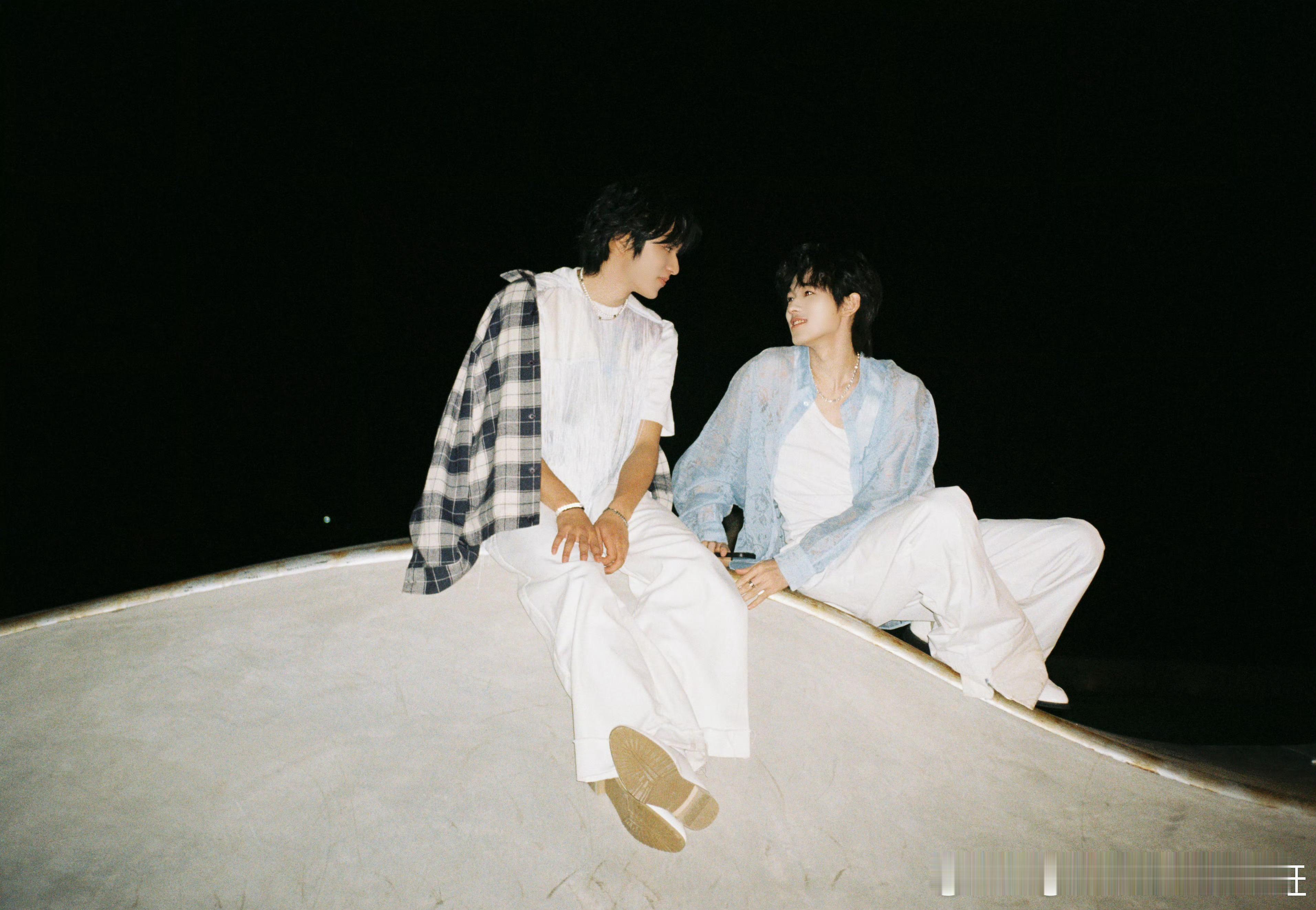 🐟🐺  “如果成长是开弓就没有办法回头的箭，我想我们一定最终会一起命中十环”