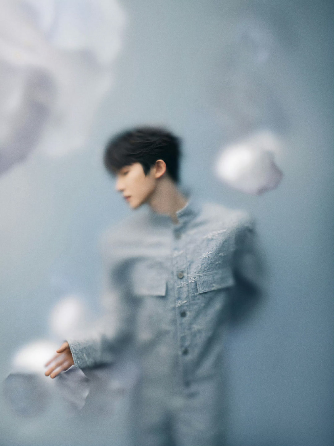 刘宇 再度出征巴黎！！期待今年的精彩表现❗️#刘宇看秀墨绿风衣返场##刘宇巴黎出