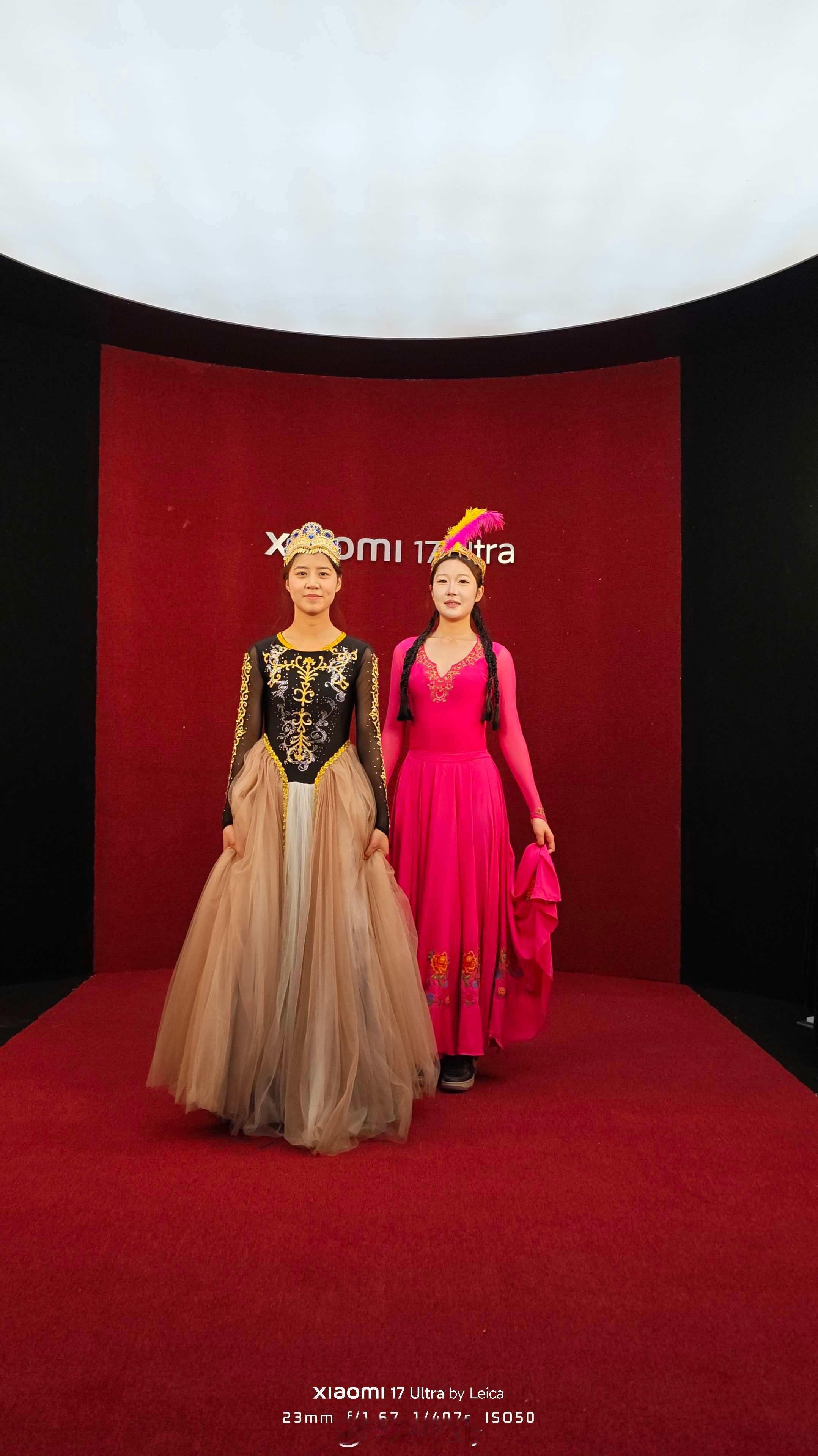 小米17Ultra新年红毯之夜 晚会怎么能少了小米 17 Ultra，光变是永远