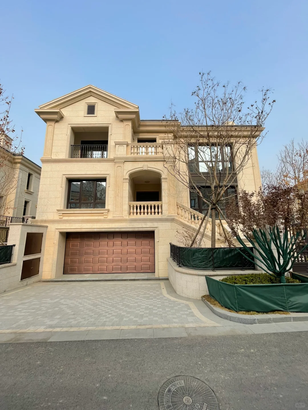 业主全新精装一天没住，家人不去住了，便宜卖