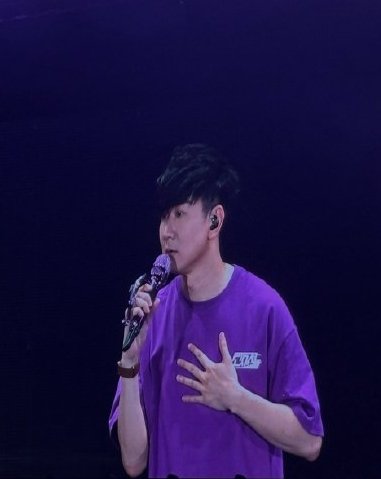 林俊杰心脏近日林俊杰在鸟巢演唱会说出去年4月被诊断出心脏出了问题，JJ你的心脏可